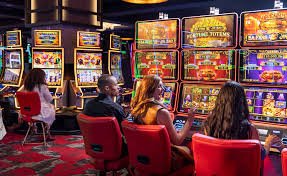 Cuplikan turnamen virtual dengan game interaktif dan efek dinamis yang menarik pengguna